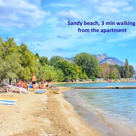 A1 - Apt W Patio Just 3 Min Walking To The Lägenhet