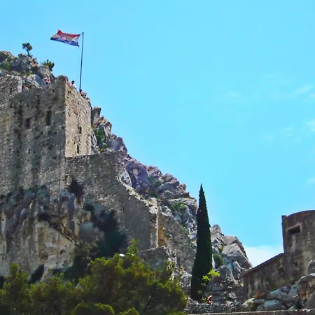 A1 - Apt W Patio Just 3 Min Walking To The Lägenhet Duće