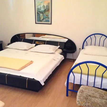 A1 - Apt W Patio Just 3 Min Walking To The Duće