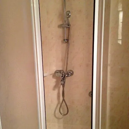 A1 - Apt W Patio Just 3 Min Walking To The *