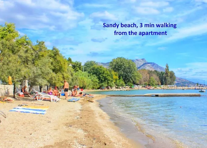 A1 - Apt W Patio Just 3 Min Walking To The Lägenhet